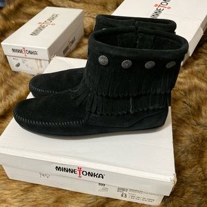 NEW Minnitonka Double Fringe Boots